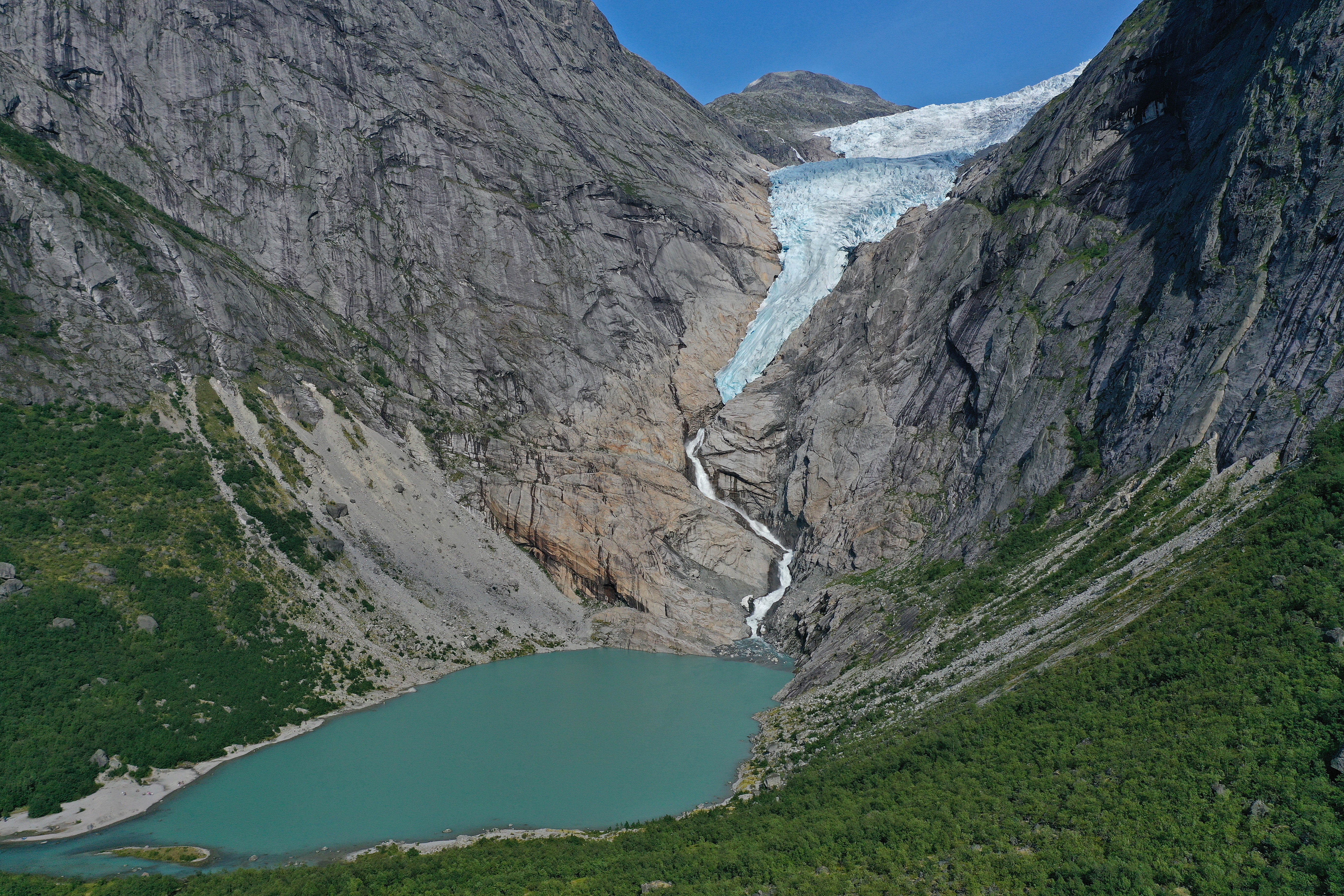 The world’s glaciers are retreating at an accelerated rate, the study says