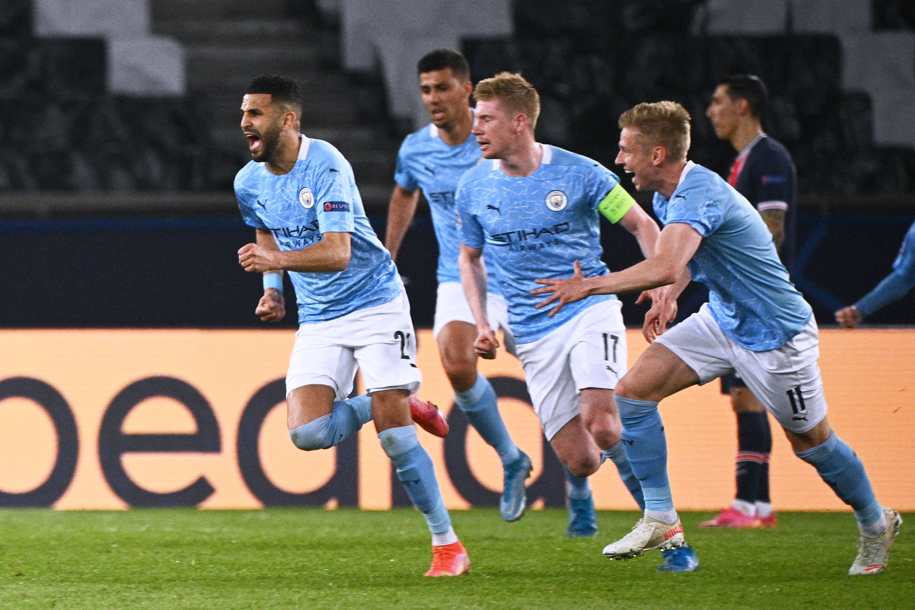 <p>Manchester City’s players celebrate victory</p>
