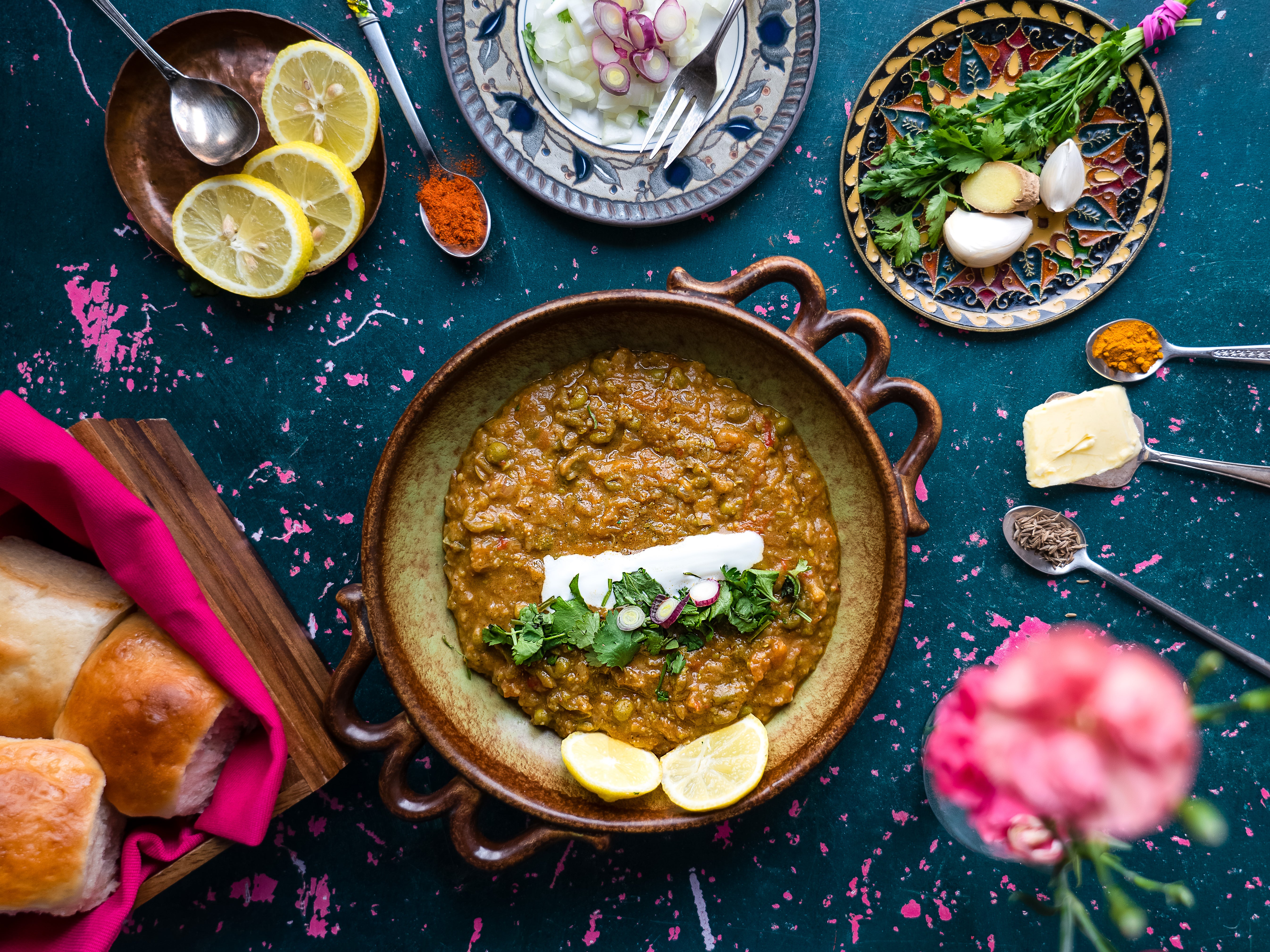Originally a quick lunch option for textile mill workers in Mumbai, pav bhaji is now a popular street food and restaurant dish all over the country