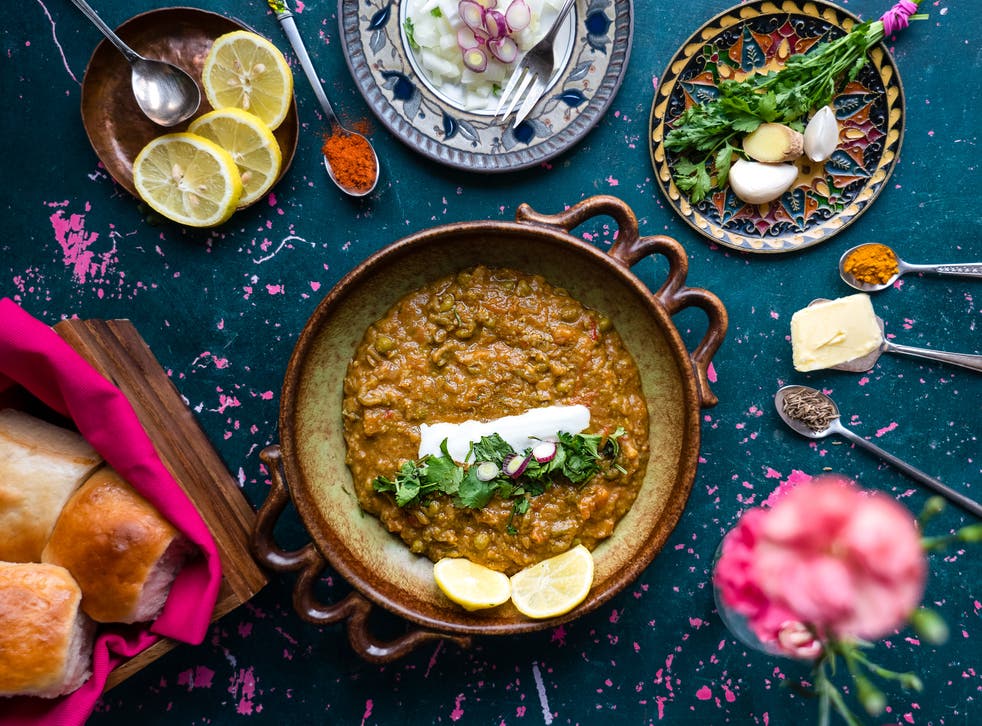 <p>Originally a quick lunch option for textile mill workers in Mumbai, pav bhaji is now a popular street food and restaurant dish all over the country</p>