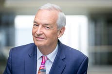 Jon Snow: Channel 4 News host stepping down after three decades