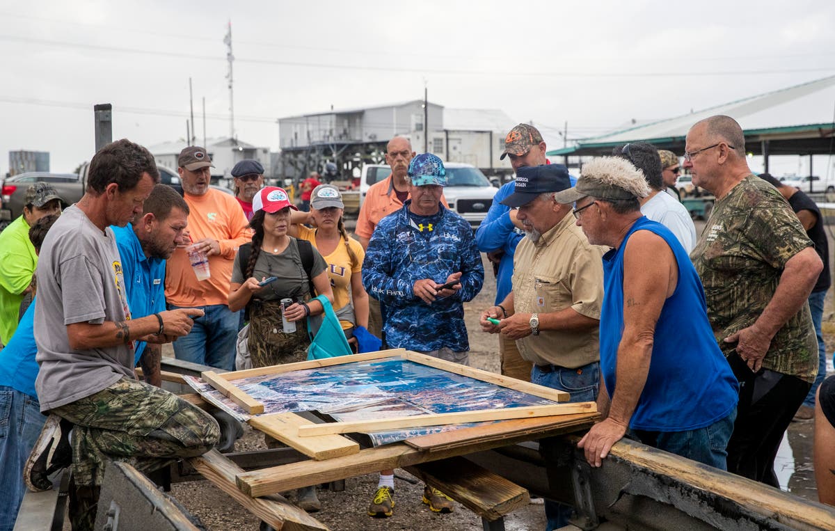 Determined volunteers still search for capsized ship missing