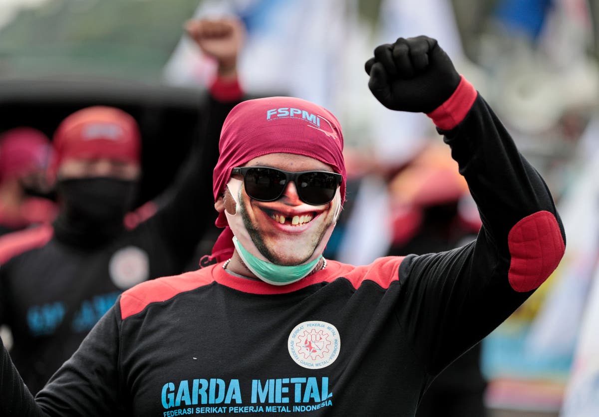 Workers protest Indonesia's labor law in May Day rallies ...
