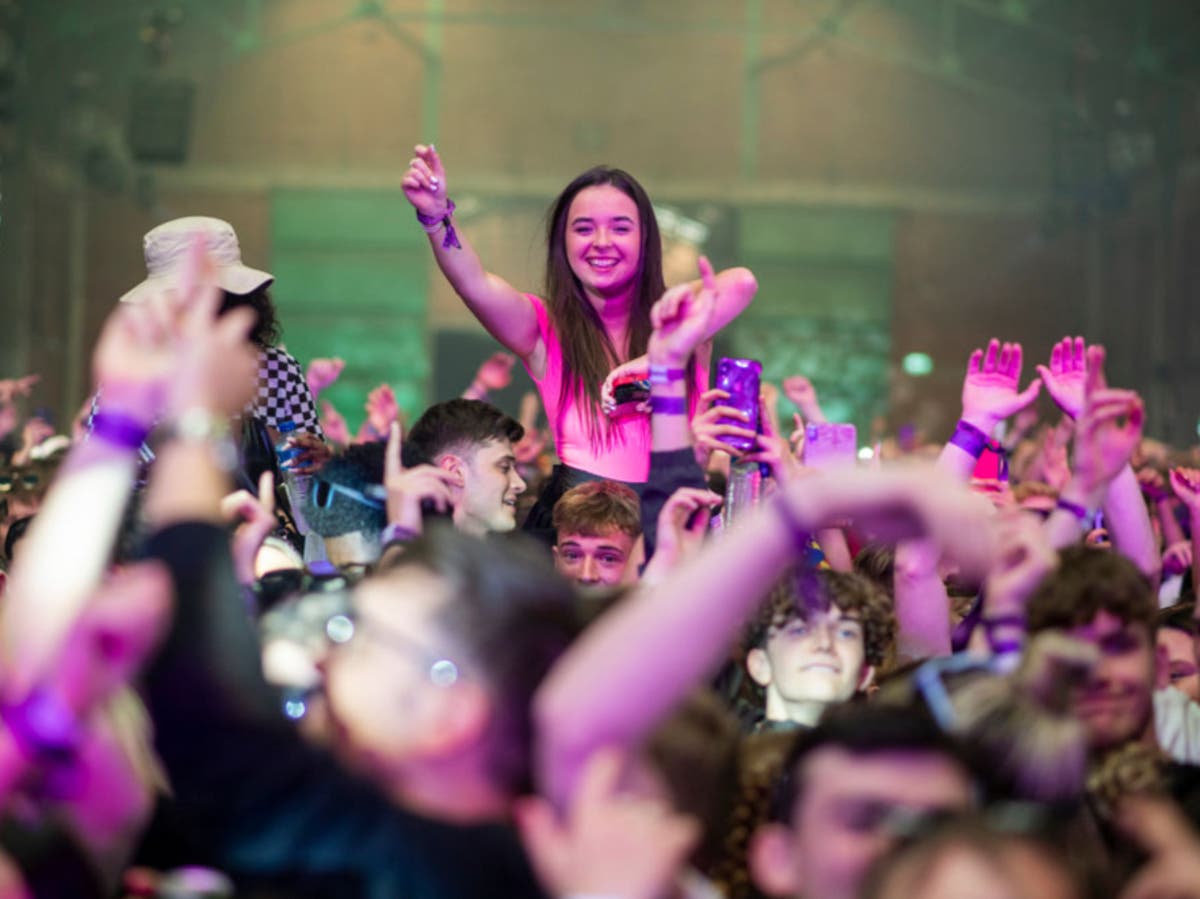 Nightclubs to reopen without requirements for Covid test, says report