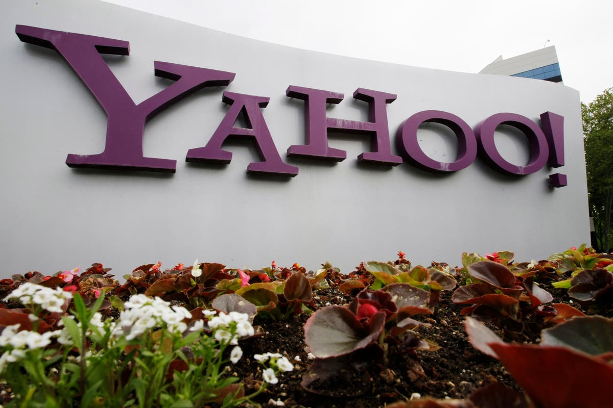 Internet trailblazers Yahoo and AOL sold, again, for $5B
