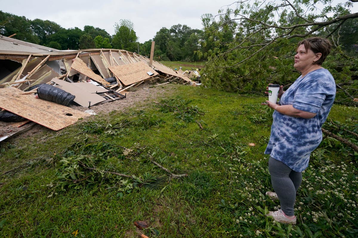 Storms spawn twisters in Mississippi, kill 2 in Georgia
