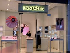 Pandora to stop using mined diamonds