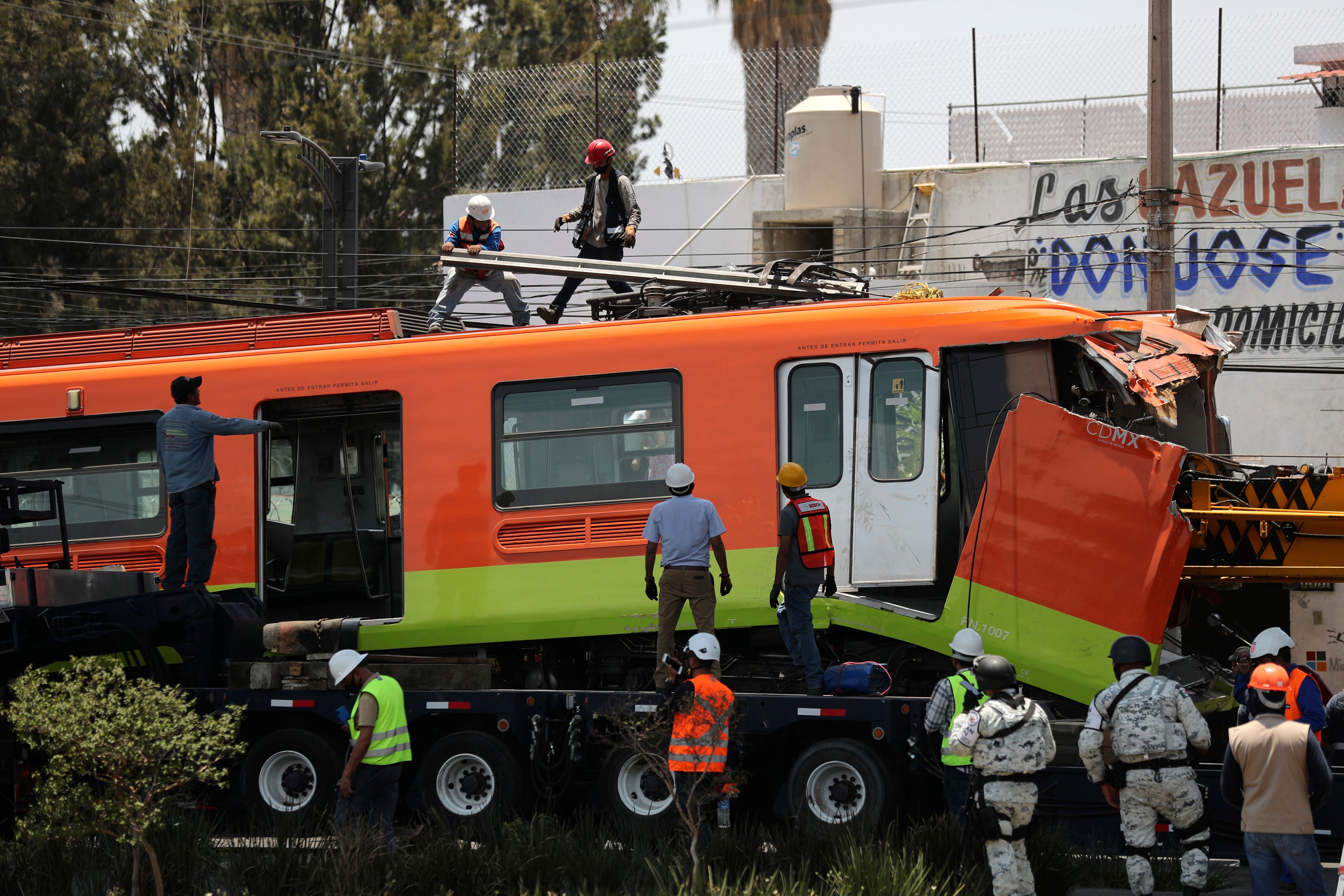 <p>Las autoridades informaron que 24 personas perdieron la vida en el accidente ocurrido en la Línea 12 del metro de la Ciudad de México.</p>