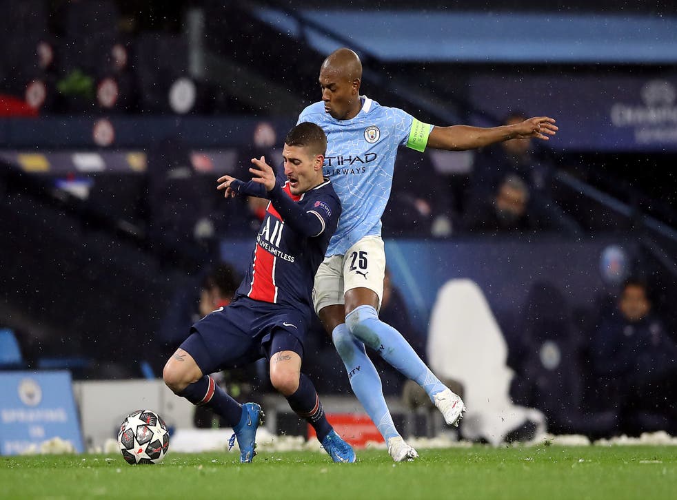 Fernandinho is fighting with Marco Verratti in the midfield
