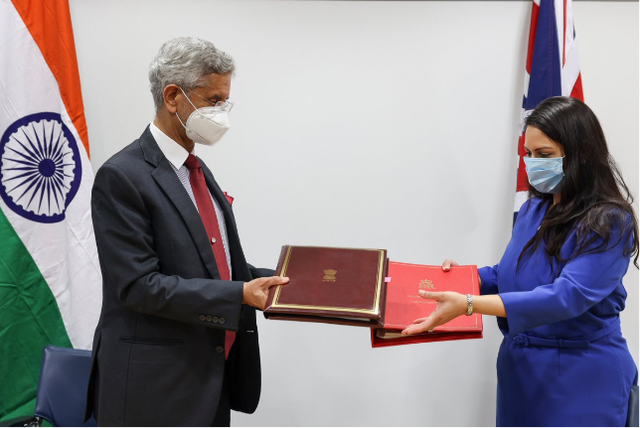 <p>Priti Patel meets the Indian minister for external affairs Dr S Jaishankar in London on Tuesday</p>