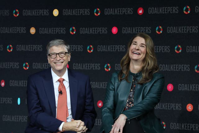 Bill Gates y su esposa Melinda Gates hablan en el Lincoln Center en 2018