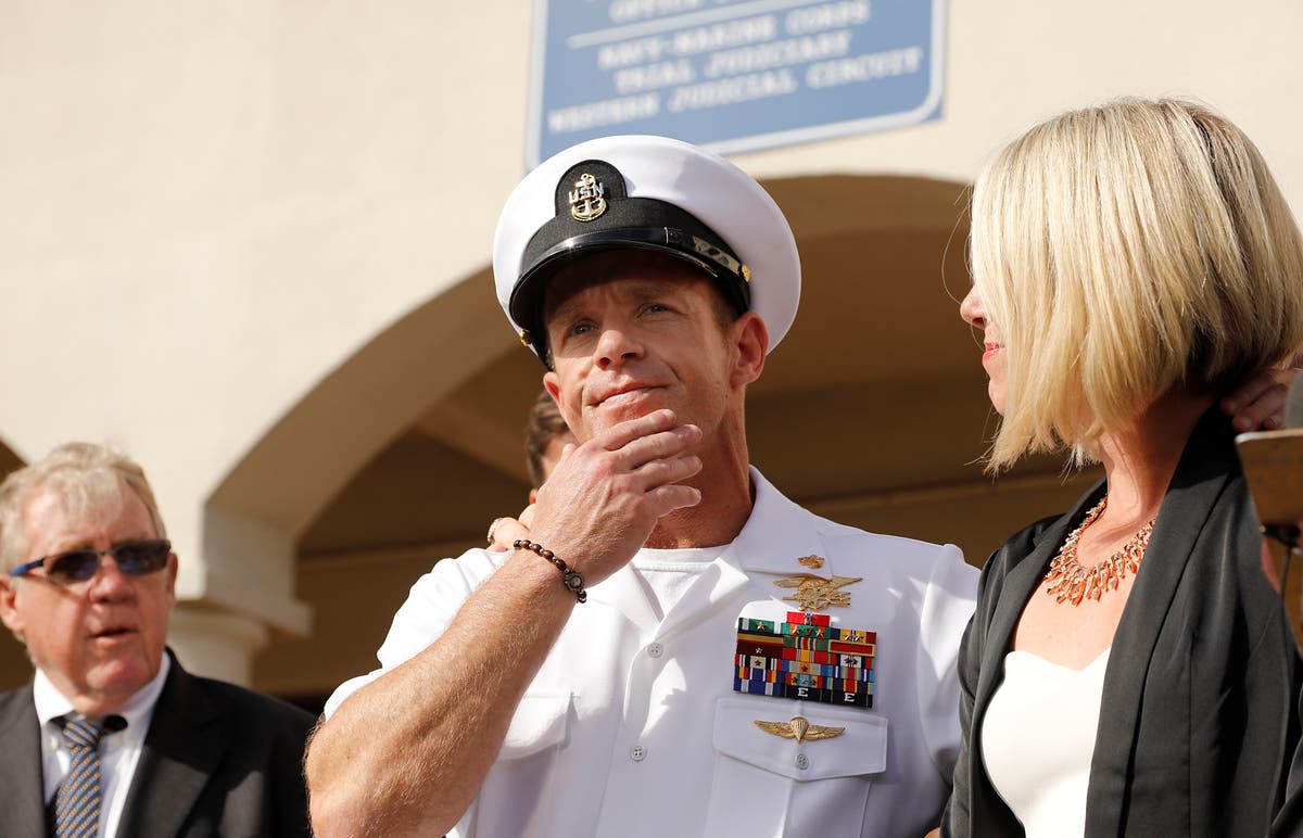 Eddie Gallagher: Navy SEAL reinstated by Trump says â€˜nobody had a problemâ€™ killing Isis fighter