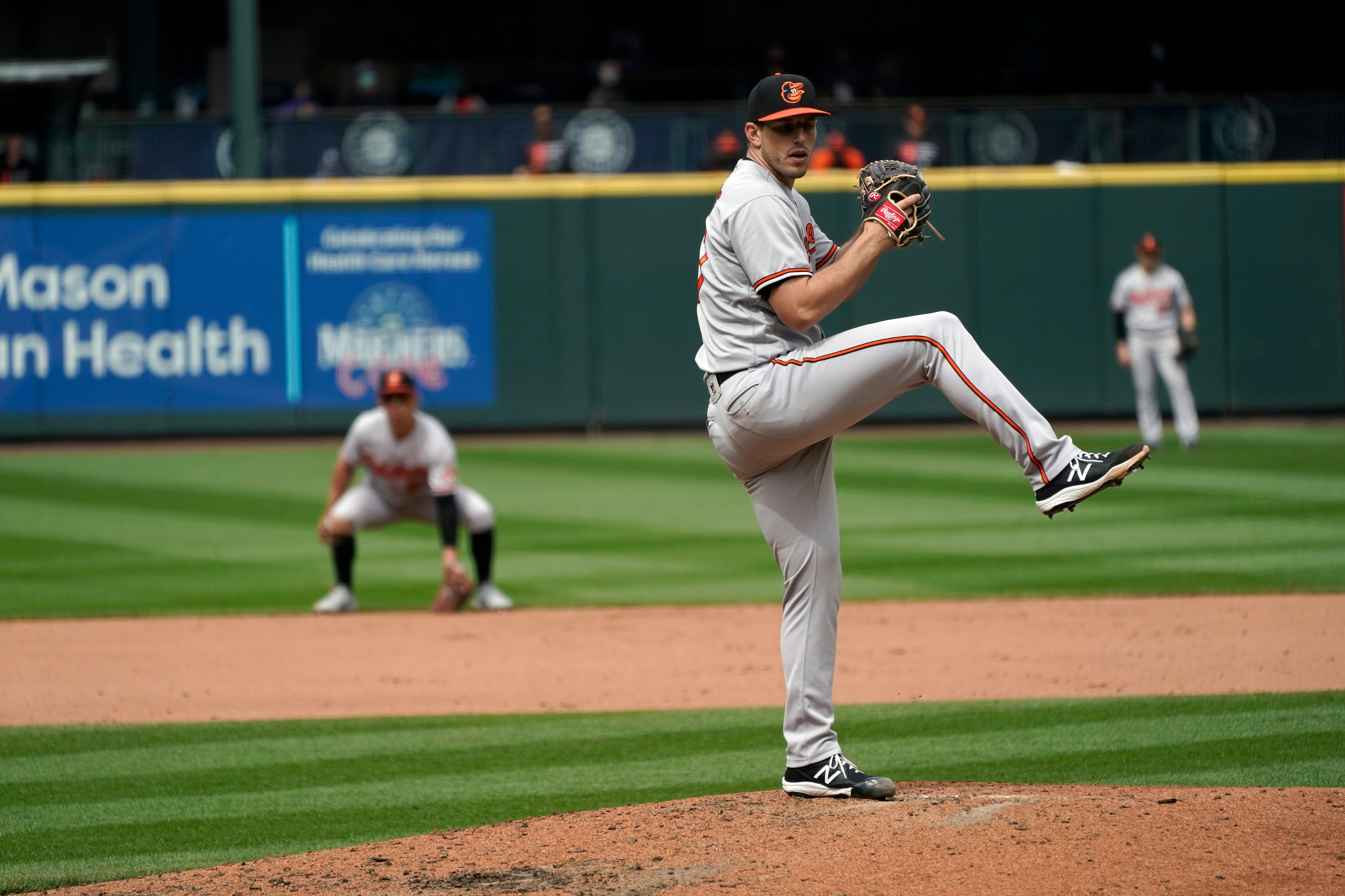 John Means throws 1st career no-hitter; O's shut out M's 6-0