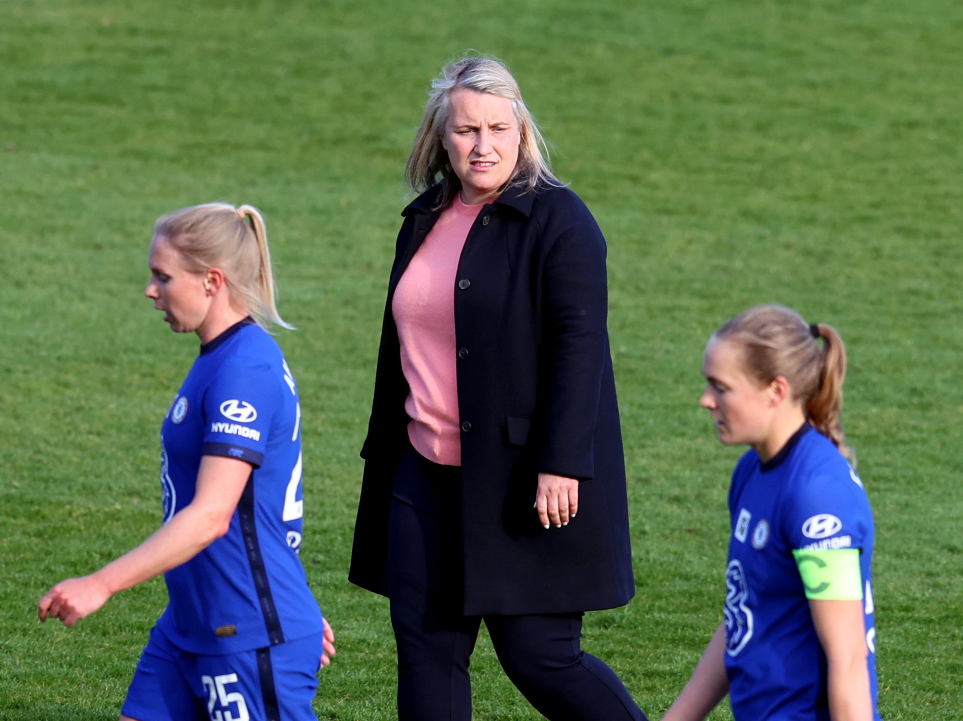 Chelsea Women coach Emma Hayes with Jonna Andersson (left) and captain Magdalena Eriksson
