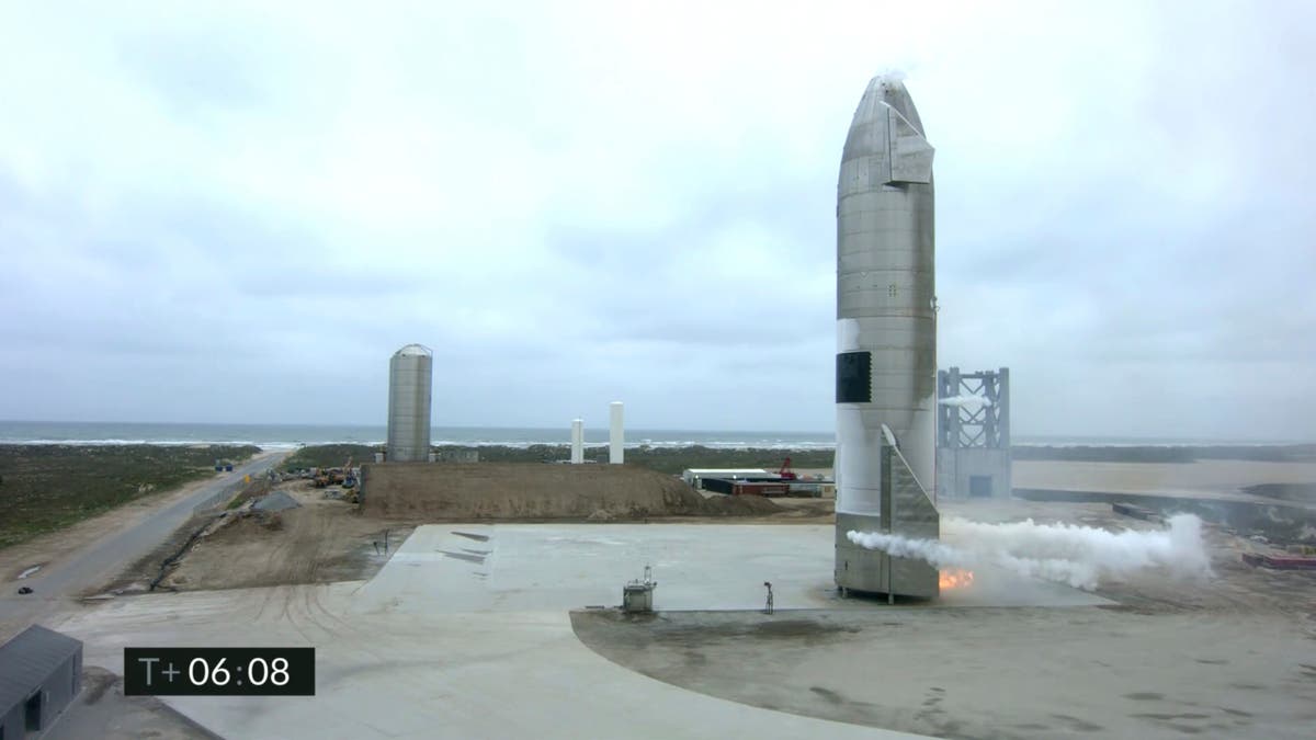 SpaceX launches, lands Starship in 1st successful flight