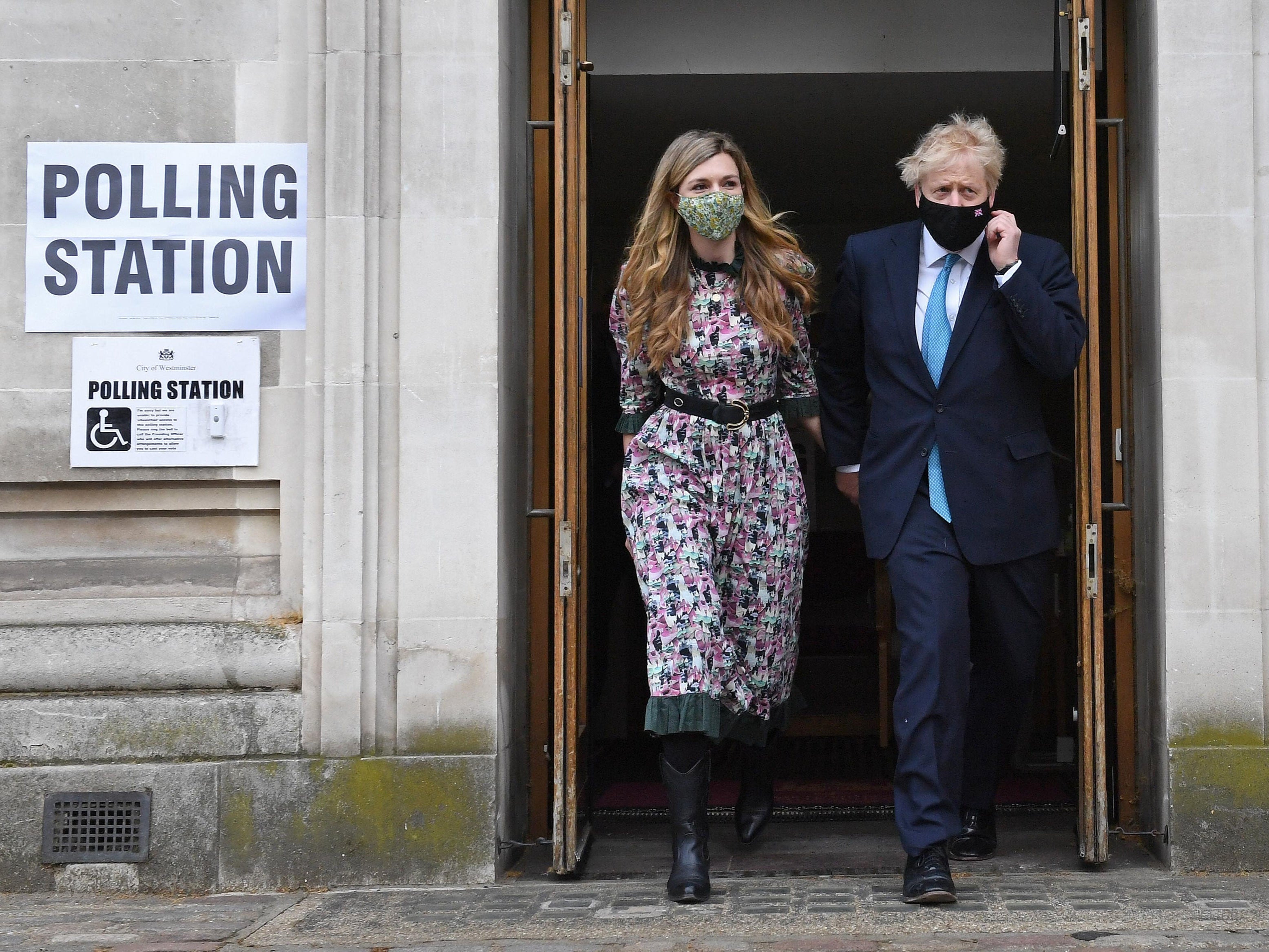 Carrie Symonds with Boris Johnson outside polling station