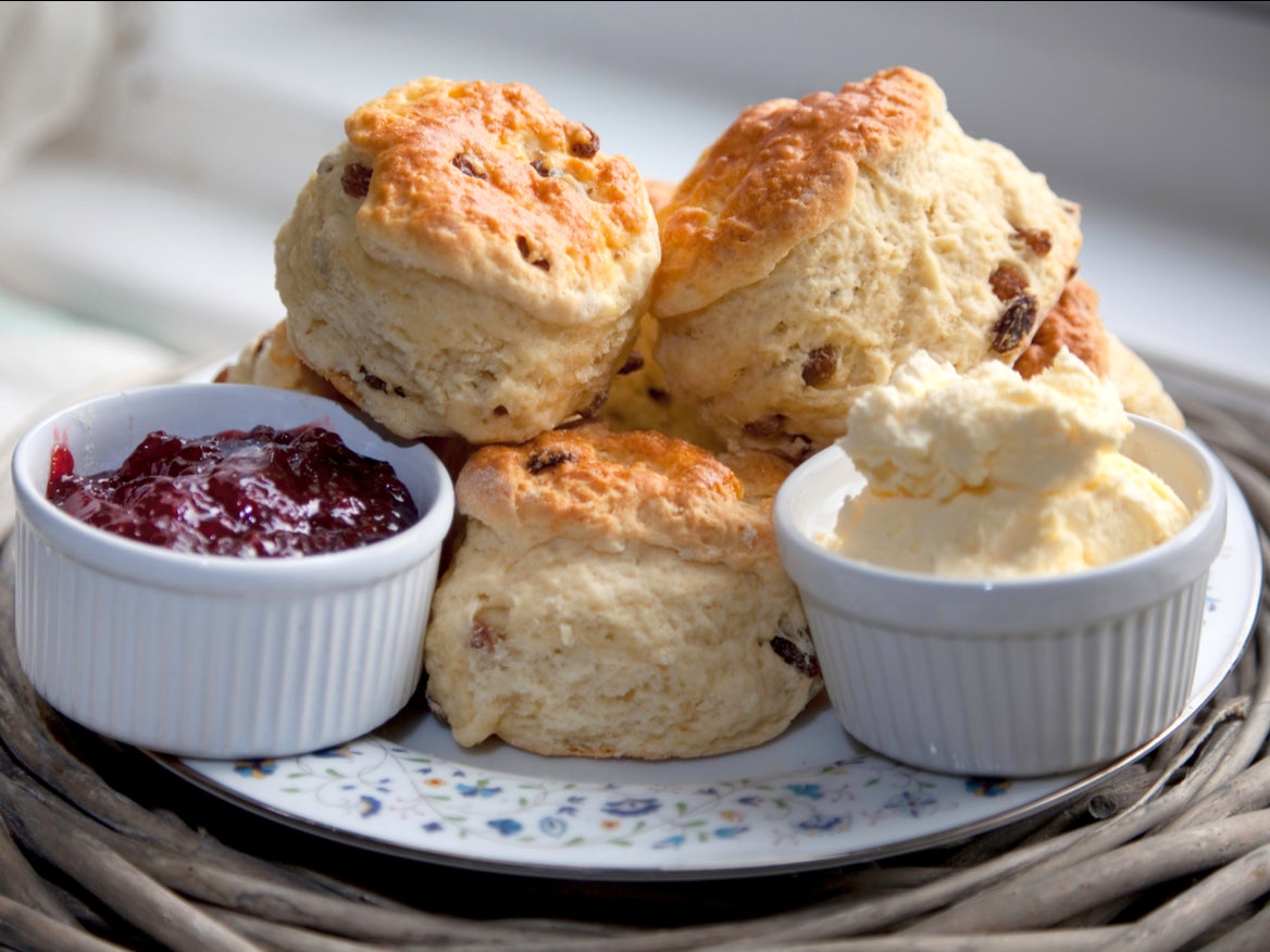 Sainsbury’s has taken down an advert in a branch in Cornwall that showed scones with cream, followed by jam, on them after outraged residents complained