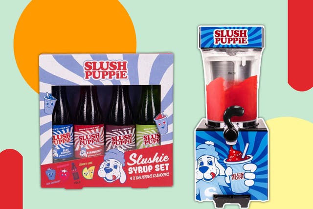 <p>The bundle includes flavoured syrups, paper cups and straws</p>