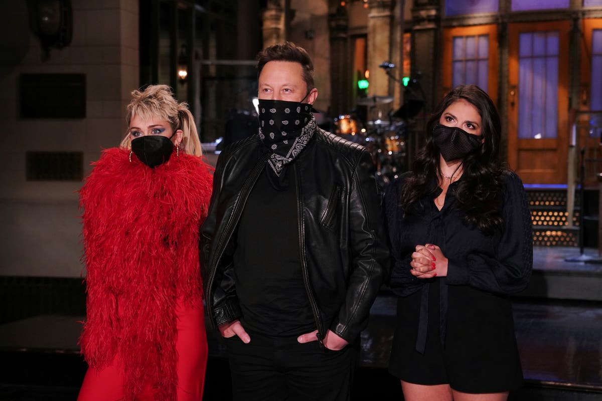 Elon Musk shows humility and hubris as 'SNL' host Tesla ...