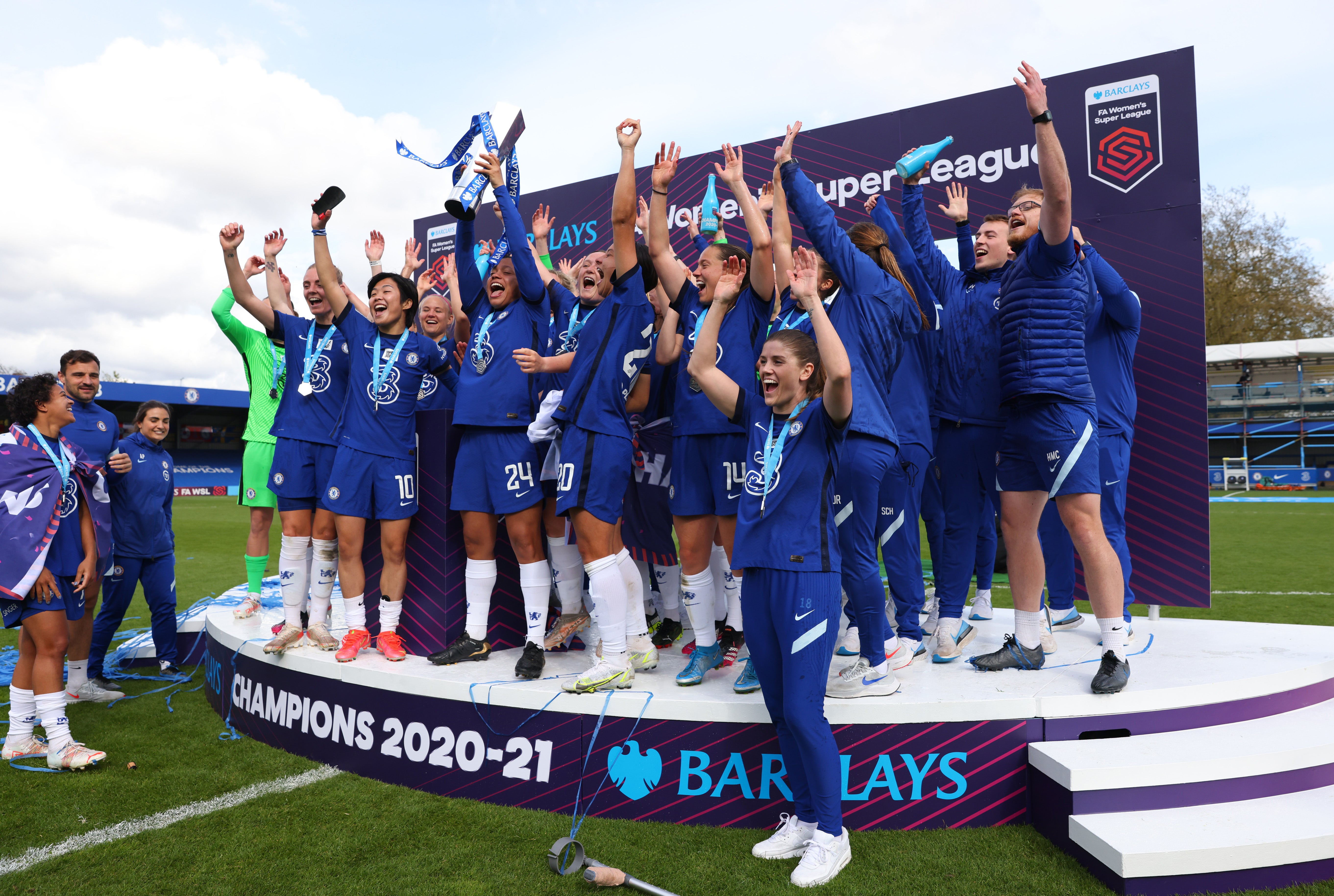 Chelsea wrapped up the Women’s Super League title in style with victory over Reading
