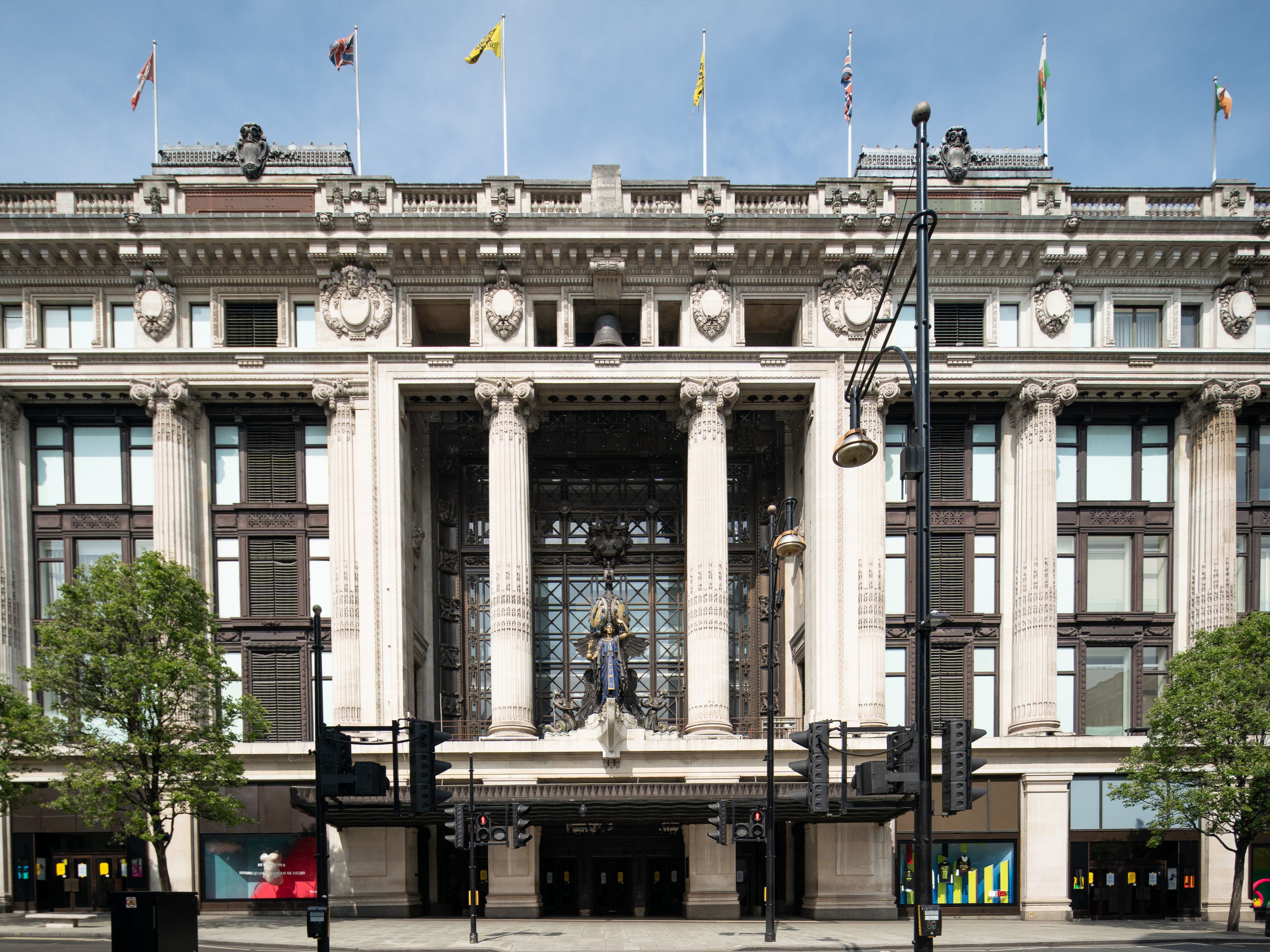 Police are appealing for witnesses to the fight at Selfridges on Oxford Street in central London.