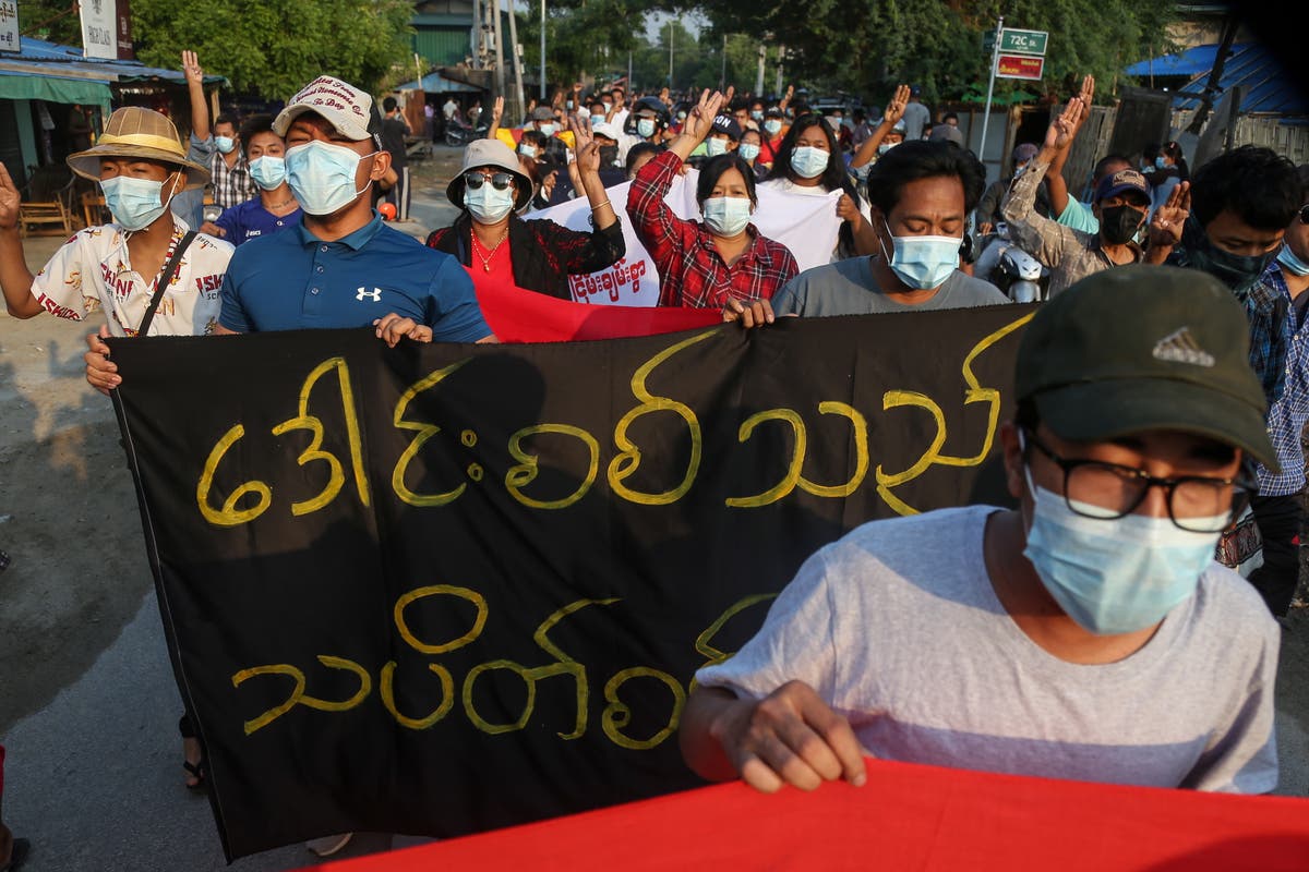 Body of Myanmar poet who wrote of â€˜revolution in the heartâ€™ returned to family with organs missing