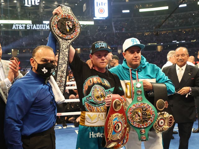 <p>Canelo Álvarez ha ganado títulos mundiales en cuatro categorías distintas</p>