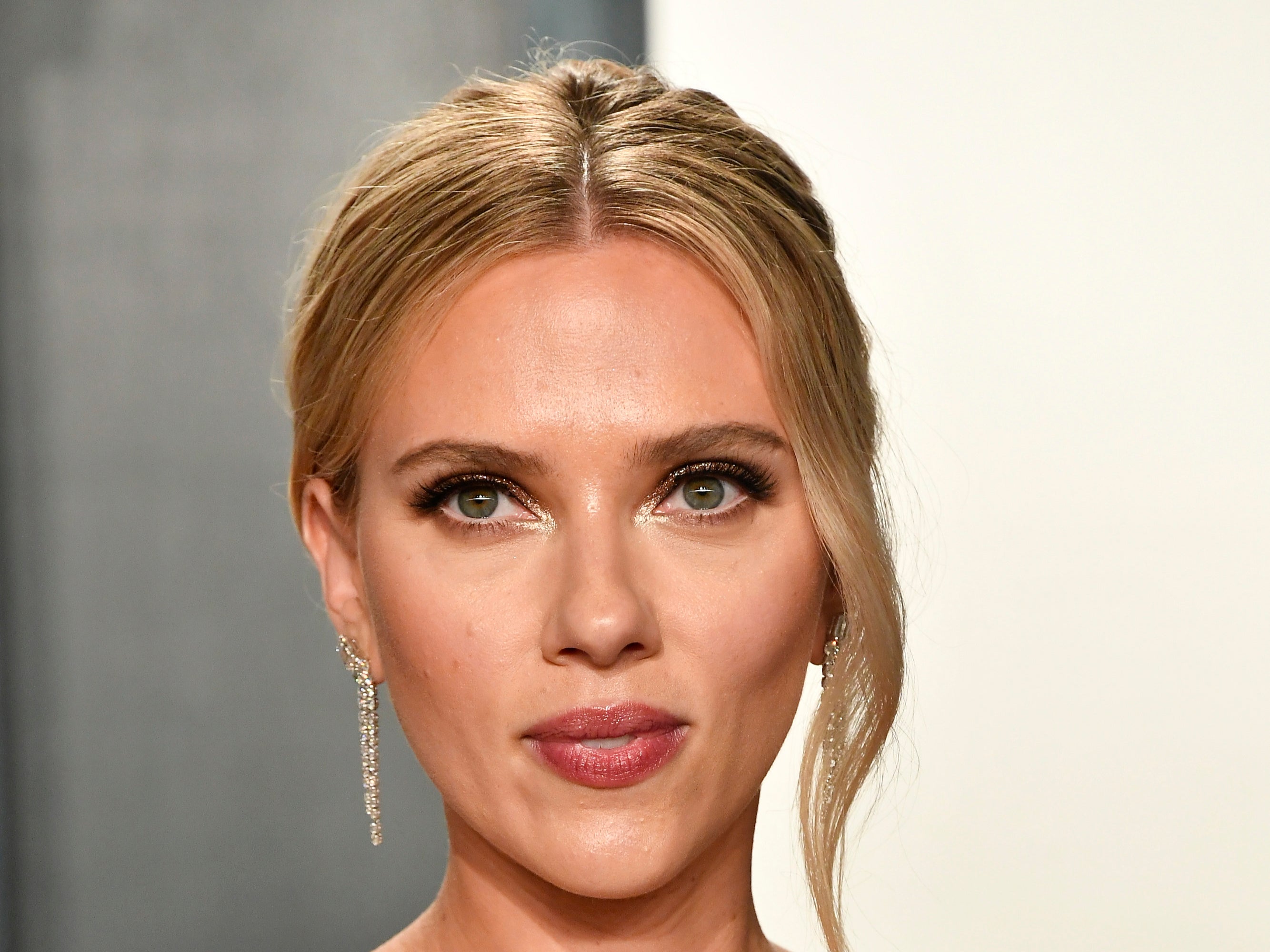 Scarlett Johansson has spoken out in criticism of the Golden Globes