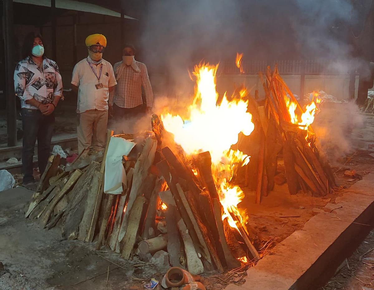 Former Indian politician helps 3,000 families get â€˜respectfulâ€™ cremation for loved ones who died of Covid