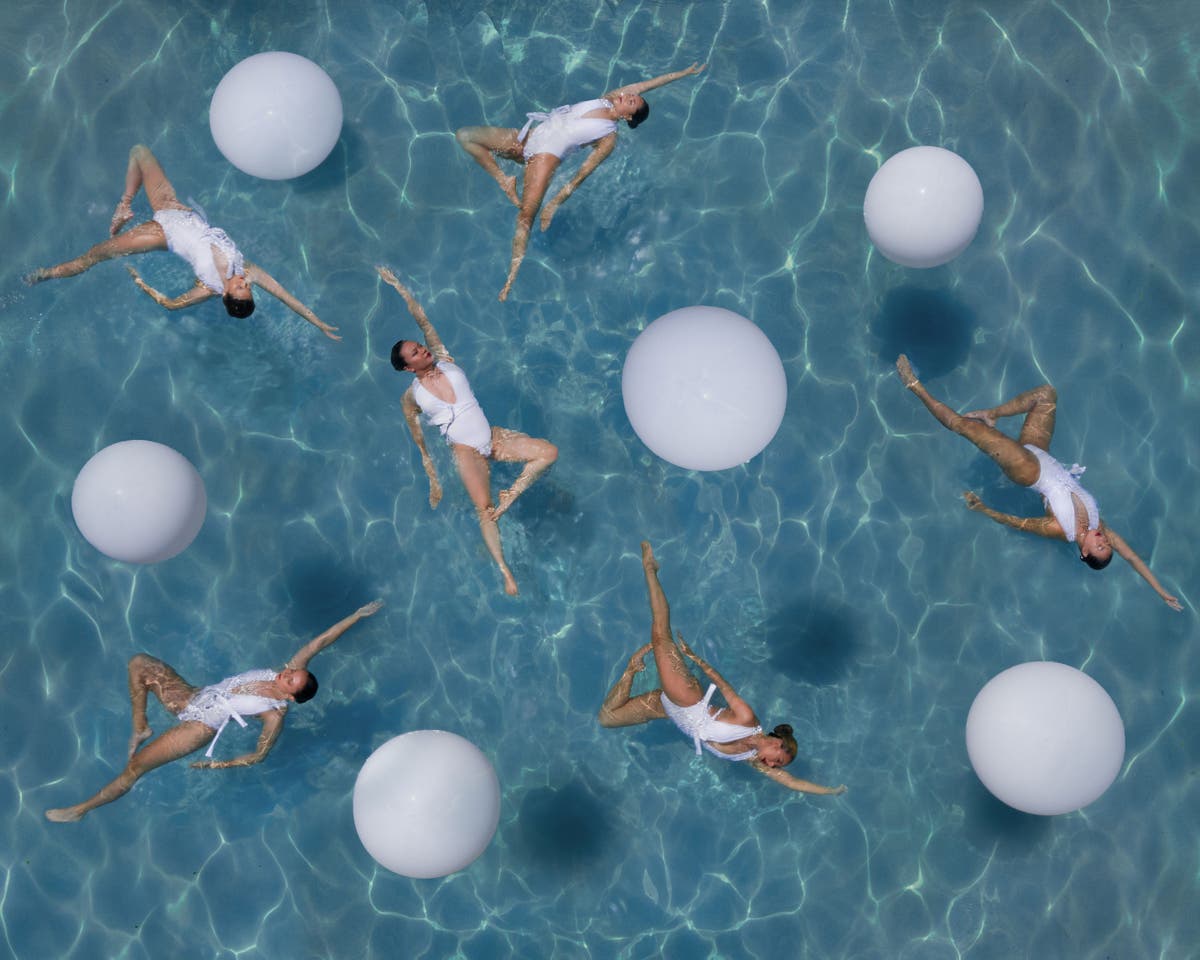 Water Geomaids: The beauty of synchronised swimming