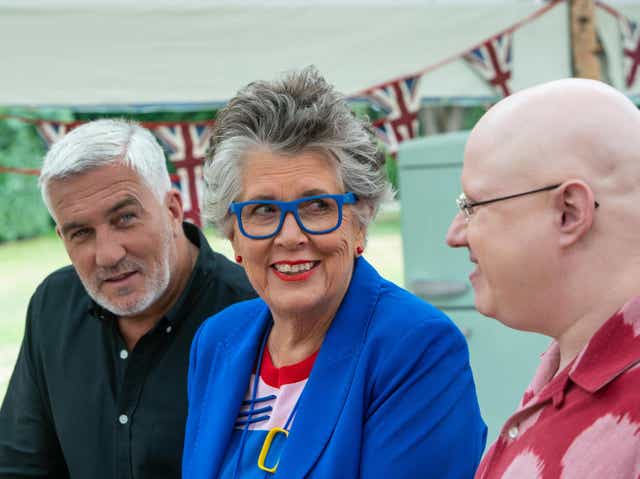 <p>‘Great British Bake Off’ star Prue Leith (centre)</p>