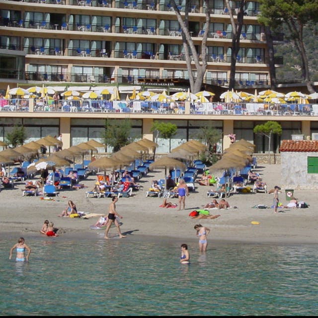 <p>Going cheap: a beach resort in Mallorca</p>