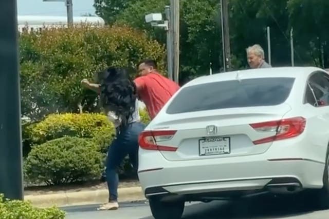 <p>North Carolina residents brawl at a gas station amid fuel shortages</p>