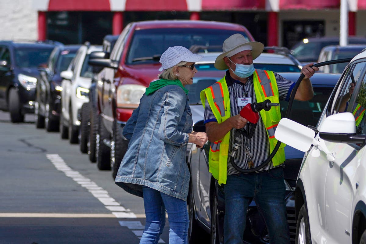 Pipeline hack sends people scrambling for fuel in the South