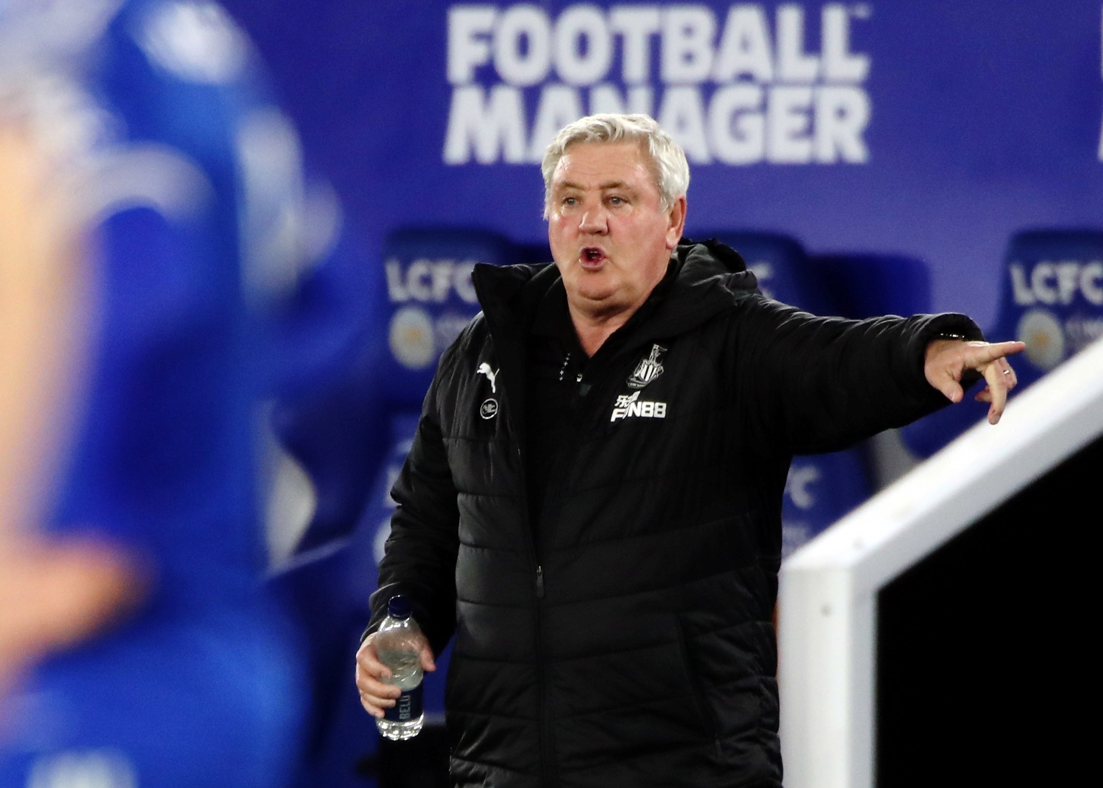 Steve Bruce watches his side win at Leicester