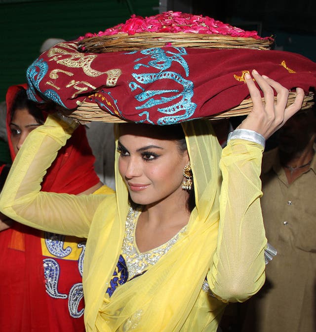 <p>File image: Veena Malik visits the Ajmer Sharif Dargah to promote her film ‘Real Life of Supermodel’ in Ajmer in 2013</p>