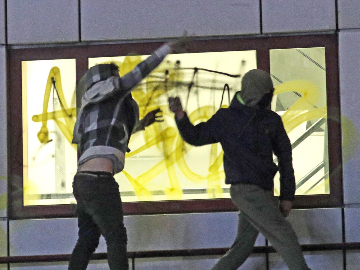 Kill the Bill: Eight charged with rioting in Bristol protests