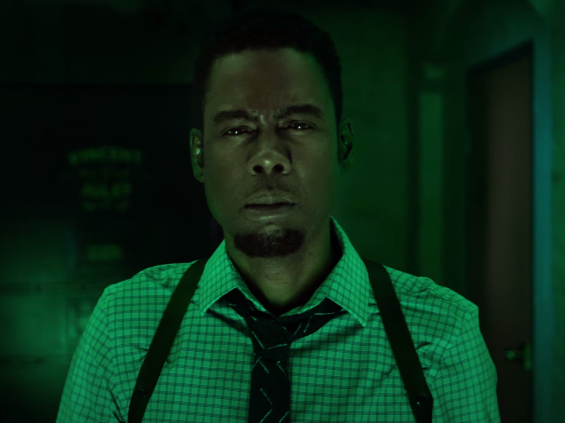 For oddly extended periods of time, we watch Zeke (Chris Rock) in ‘detective mode’, as he furrows his brow and narrows his eyes so that you can almost see the cartoon gears whirring inside his brain