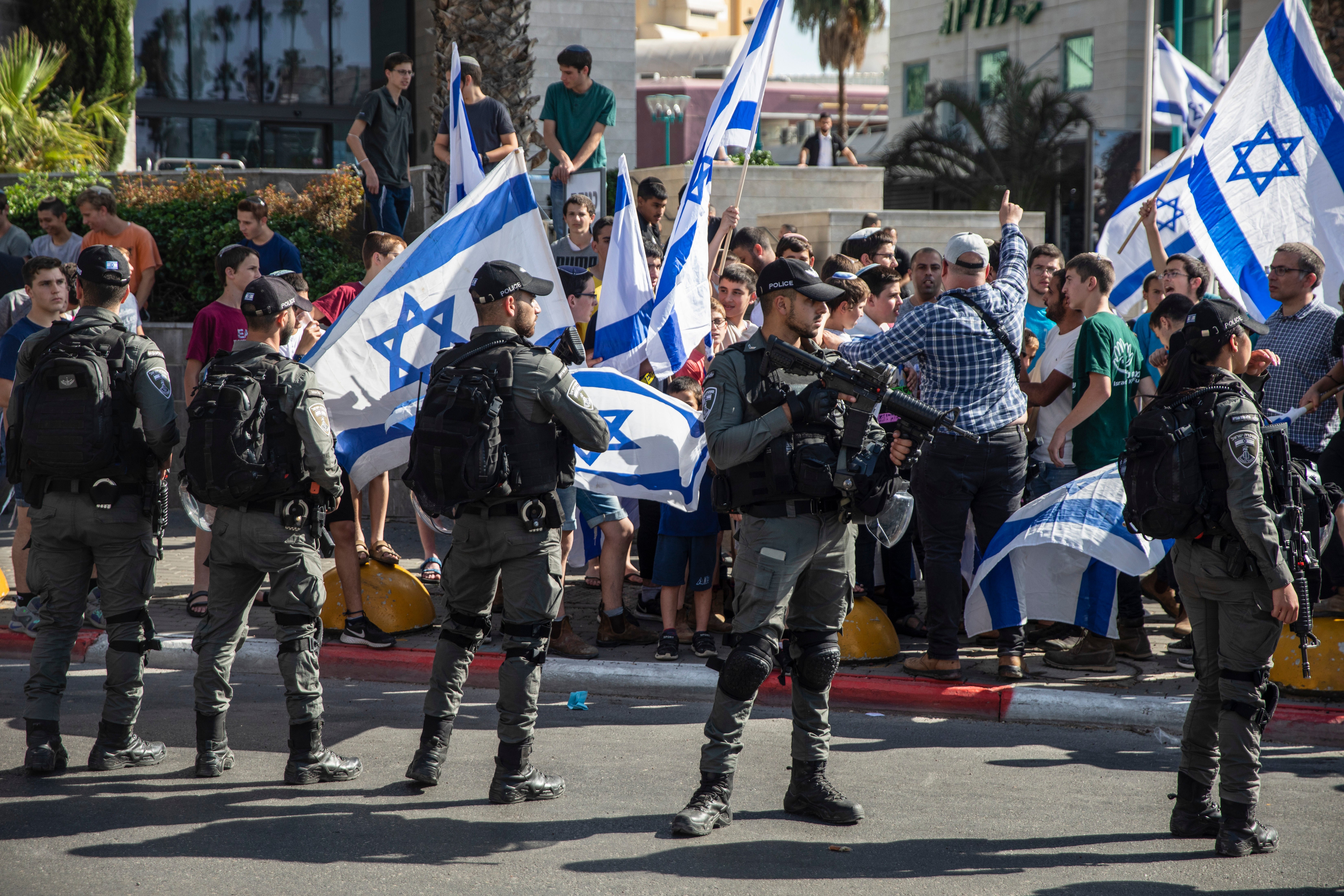 Обстановка в израиле сегодня последние новости. Ультраправые в Израиле. Жители Израиля. Израильтянин в США. Демонстрации в Израиле.