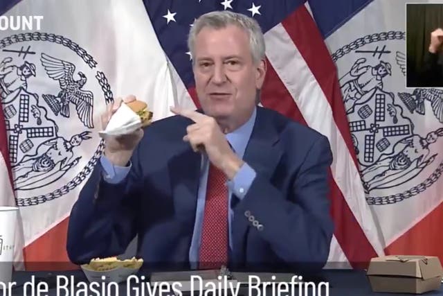 <p>New York mayor Bill DeBlasio offers burgers for Covid vaccinations </p>