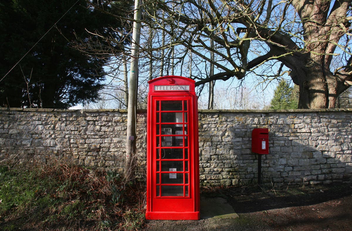 Russian jail builds replica â€˜Londonâ€™, complete with red phone boxes for inmates