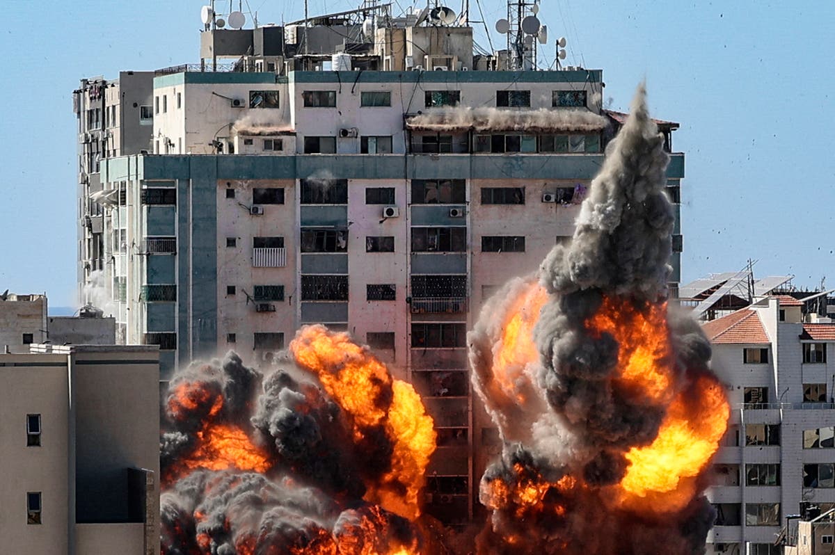 Biden calls Netanyahu and Abbas as anger grows at Israel over airstrike on journalistsâ€™ tower