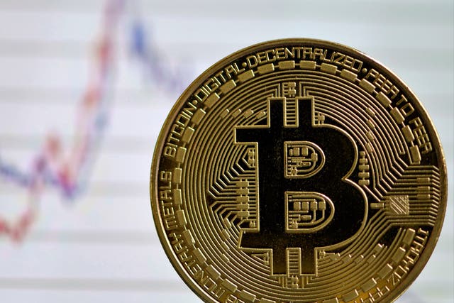 Bitcoin ha bajado de precio en más de un tercio desde abril de 2021