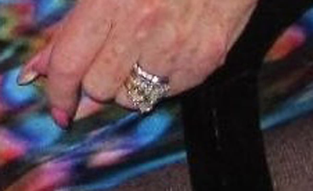 Джонни Депп обручальное кольцо
