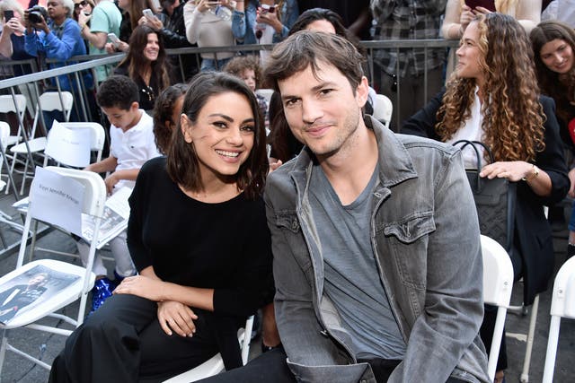 Mila Kunis y Ashton Kutcher en Hollywood, mayo de 2018.