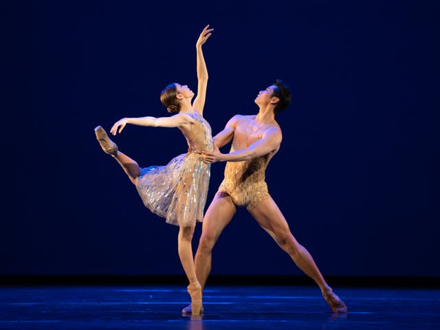 <p>Yasmine Naghdi and Ryoichi Hirano in ‘Within the Golden Hour’, The Royal Ballet</p>