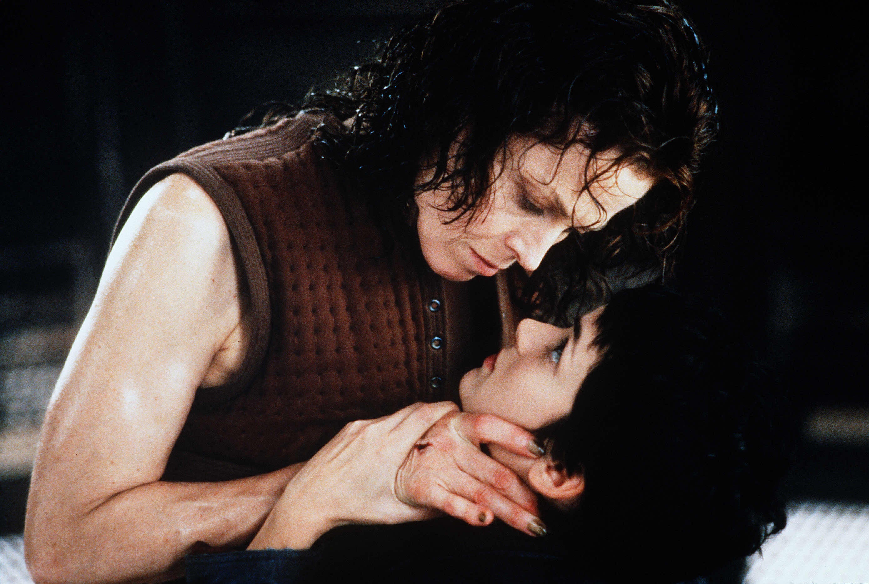 Weaver as Ellen Ripley and Winona Ryder as Annalee Call in ‘Alien Resurrection’ in 1997