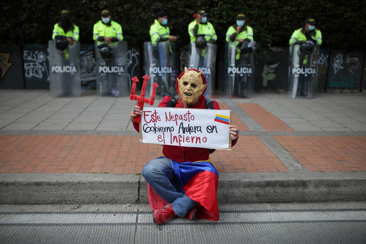 Pressured by protests, Colombian lawmakers nix health reform Bucaramanga Congress Medellin Human Rights Watch Ivan Duque