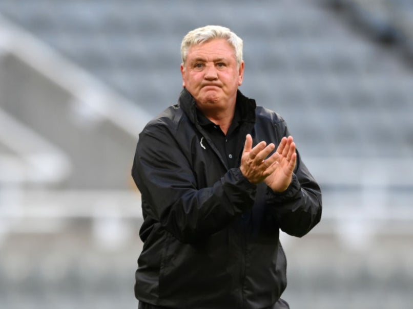 Steve Bruce applauds Newcastle’s supporters