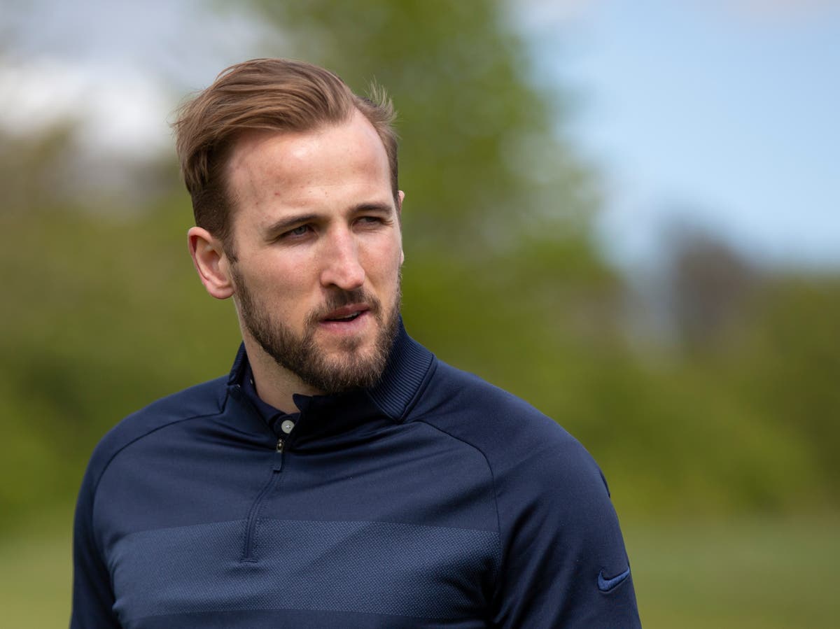 Harry Kane admits he&rsquo;s at crossroads at Tottenham and says transfer decision will &lsquo;ultimately be down me&rsquo;